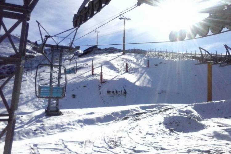 Encontraron a tres personas esquiando en Cerro Bayo