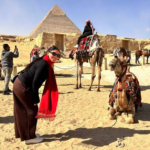 La salteña que emigró a Egipto, donde acaba de ser mamá y no imaginaba ver los octavos con el Nilo de fondo