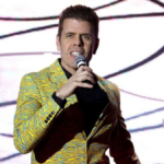Quién es Perez Hilton, el polémico bloguero que fue hospitalizado tras una alarmante transmisión en vivo