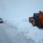 Temporal de nieve en la cordillera: los principales pasos fronterizos siguen cerrados, mientras los camiones aguardan desde hace días expuestos a temperaturas extremas